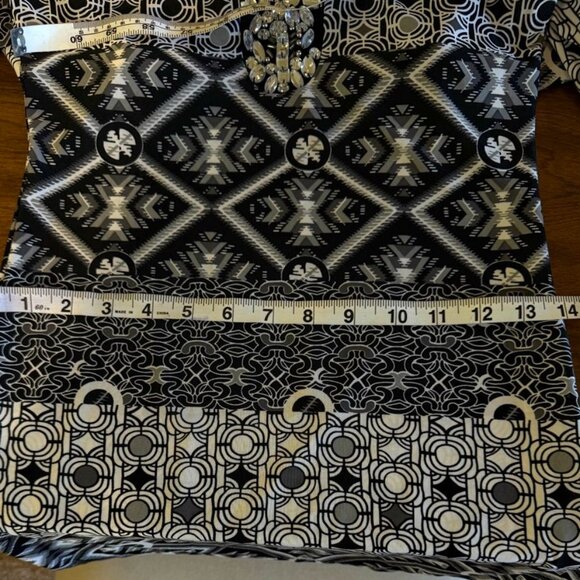 Guilty shirt top geometric design flared bell sleeves bedazzled with glass beads - Picture 12 of 12